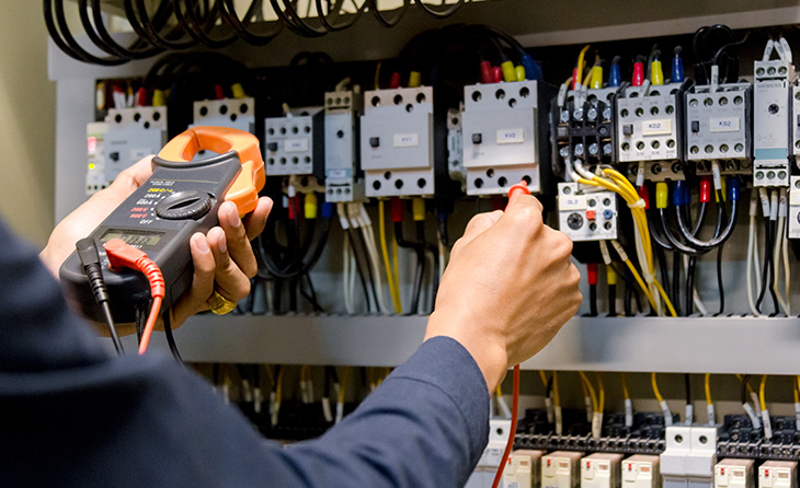 Inhaltsversicherung: Prüfung von elektrischen Anlagen und Betriebsmitteln